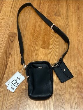 Jen & Co Compact Black Crossbody 3 compartment Bag & Detachable Card Wallet new